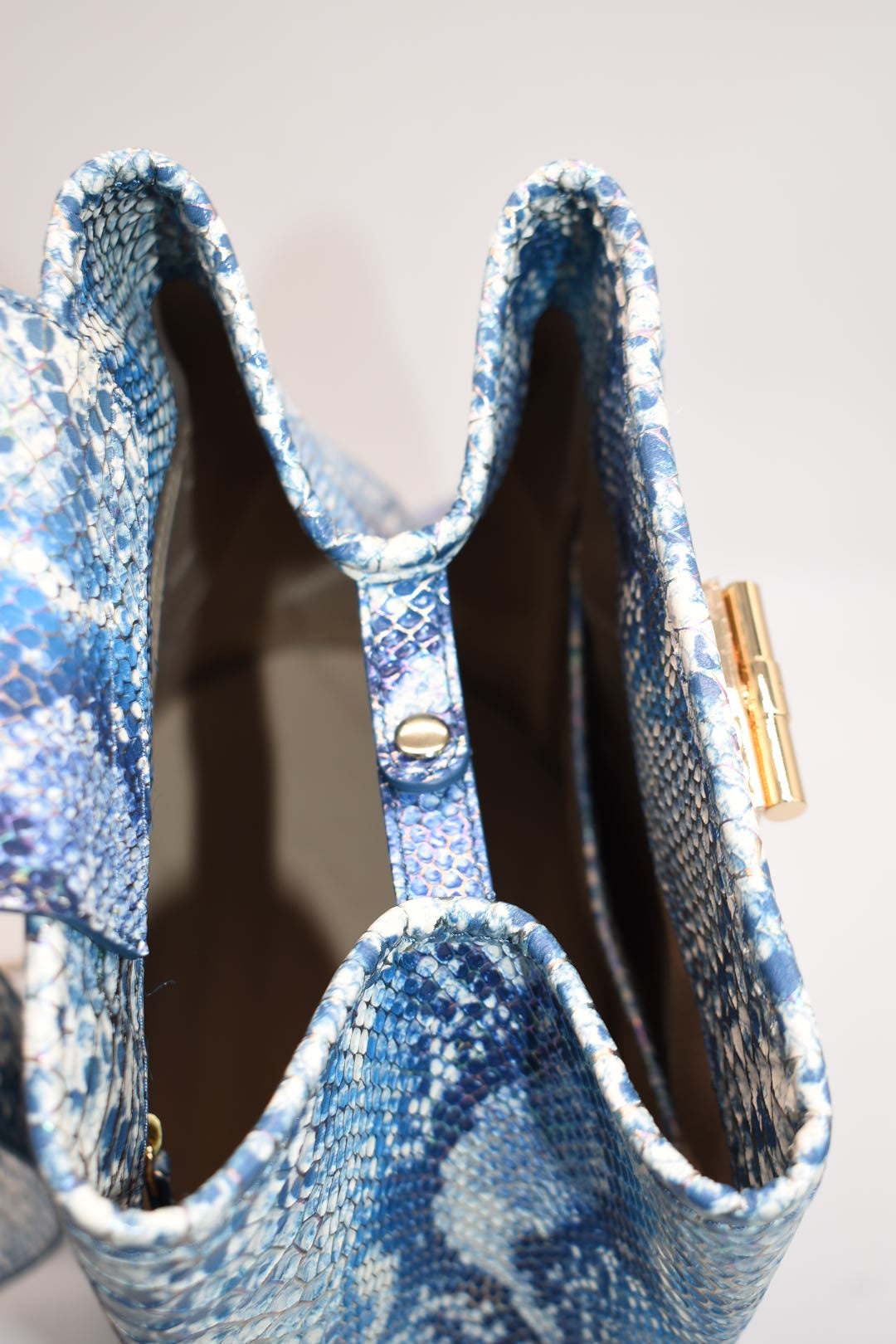 Brahmin Maddie Sling Bag in Joyful Oceangrove