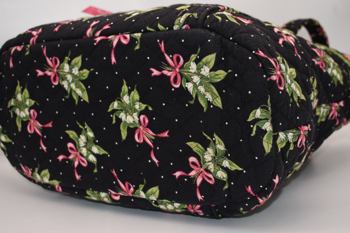Vera Bradley Large Vera Tote Bag in "New Hope" Pattern