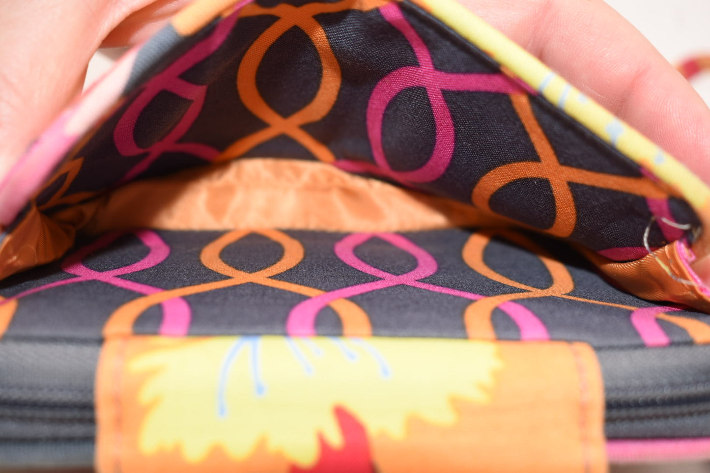 Vera Bradley Smartphone Wristlet in "Jazzy Blooms" Pattern