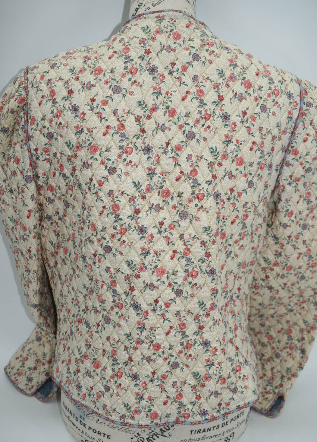 Vintage Vera Bradley Large Cropped Jacket in "Cream -1985" Pattern