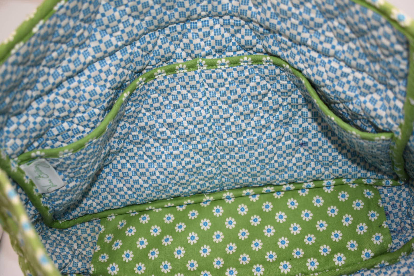 Vera Bradley Commuter Laptop Messenger Bag in "Apple Green" Pattern