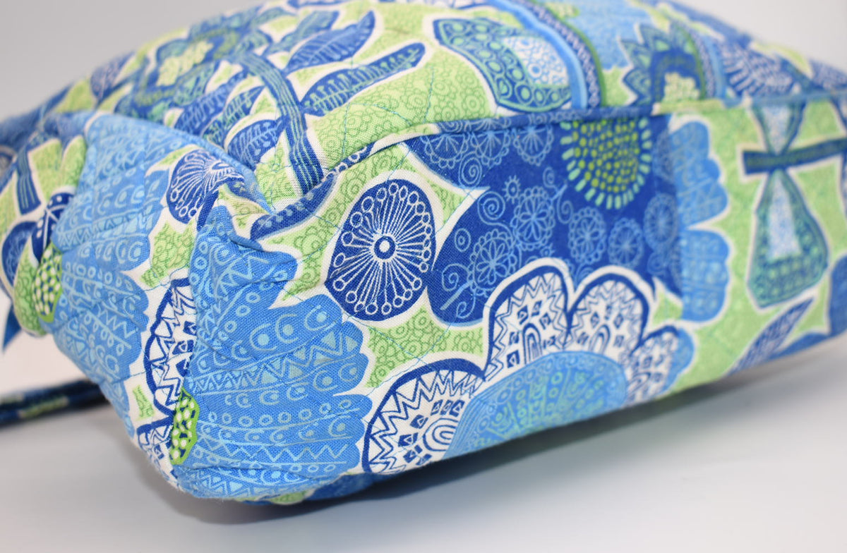 Vera Bradley On-The-Go Convertible Shoulder Bag in "Doodle Daisy" Pattern