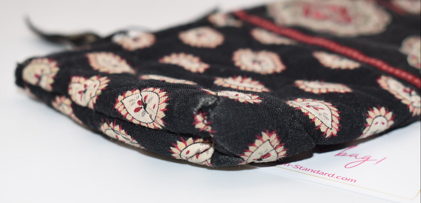 Vera Bradley Brush & Pencil Cosmetic Zip Pouch in "Classic Black" Pattern