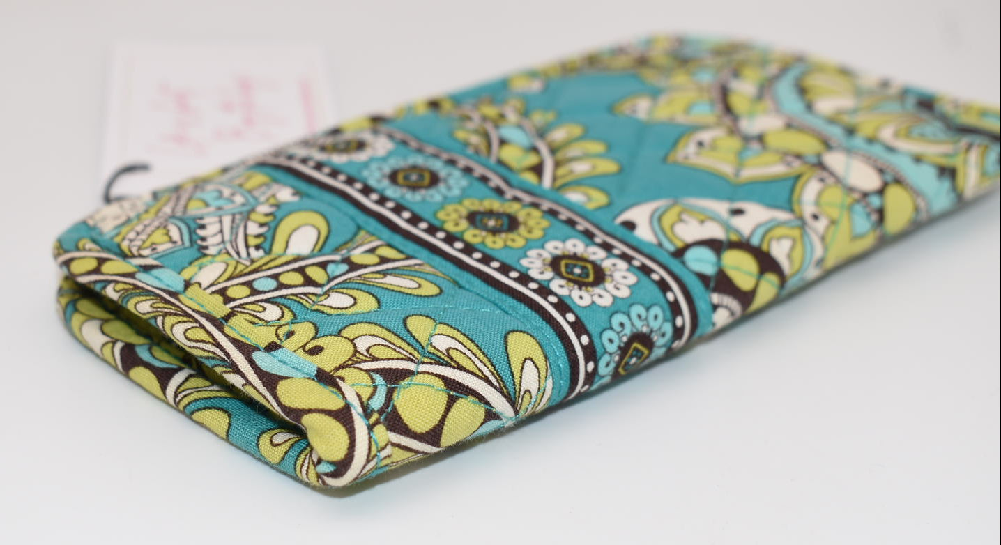 Vera Bradley Soft Eyewear Sleeve in "Peacock" Pattern