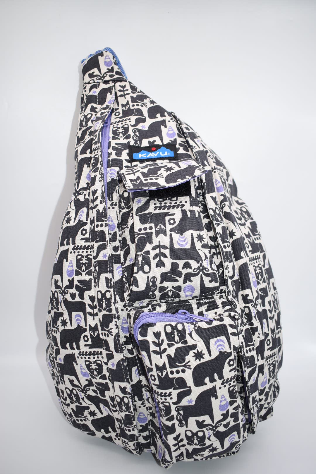 Kavu Canvas Rope Sling Bag in Charcoal Fable