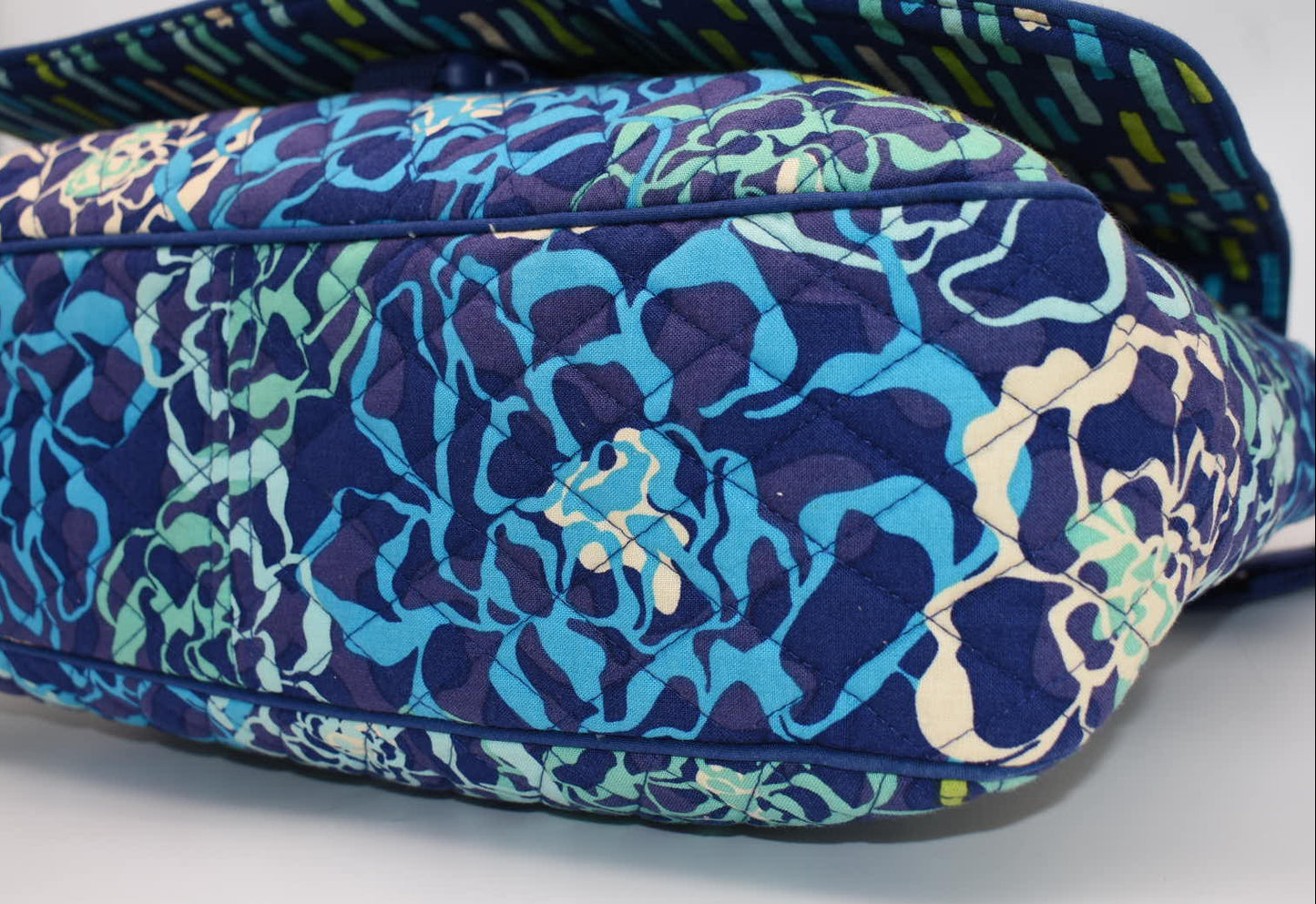 Vera Bradley Laptop Messenger Bag in "Katalina Blues" Pattern
