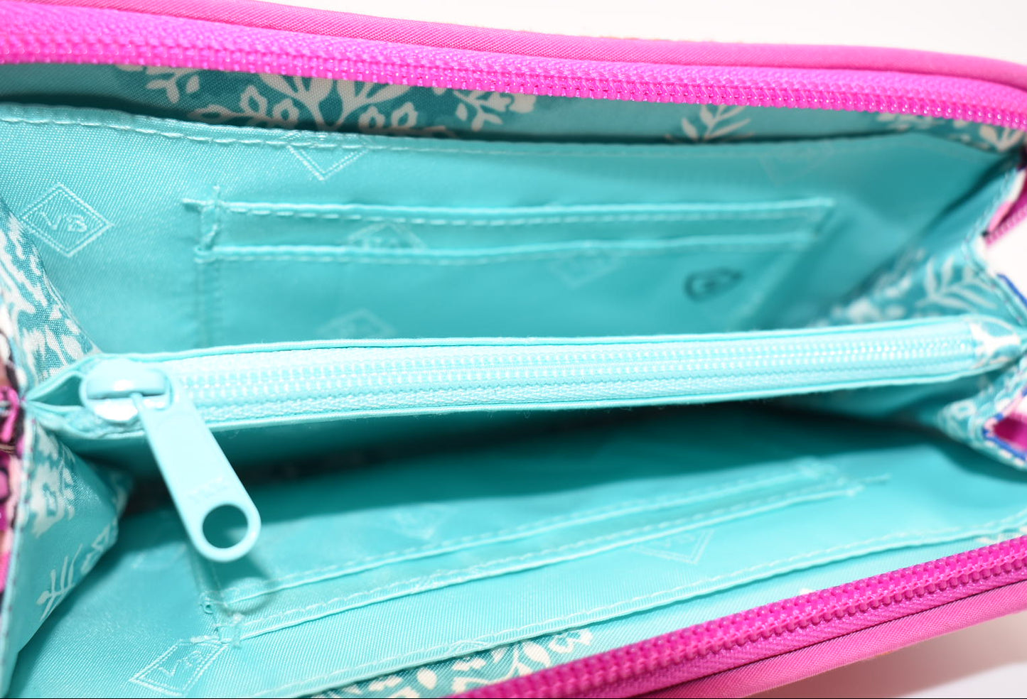 Vera Bradley RFID Grab & Go Wallet in "Modern Medley" Pattern