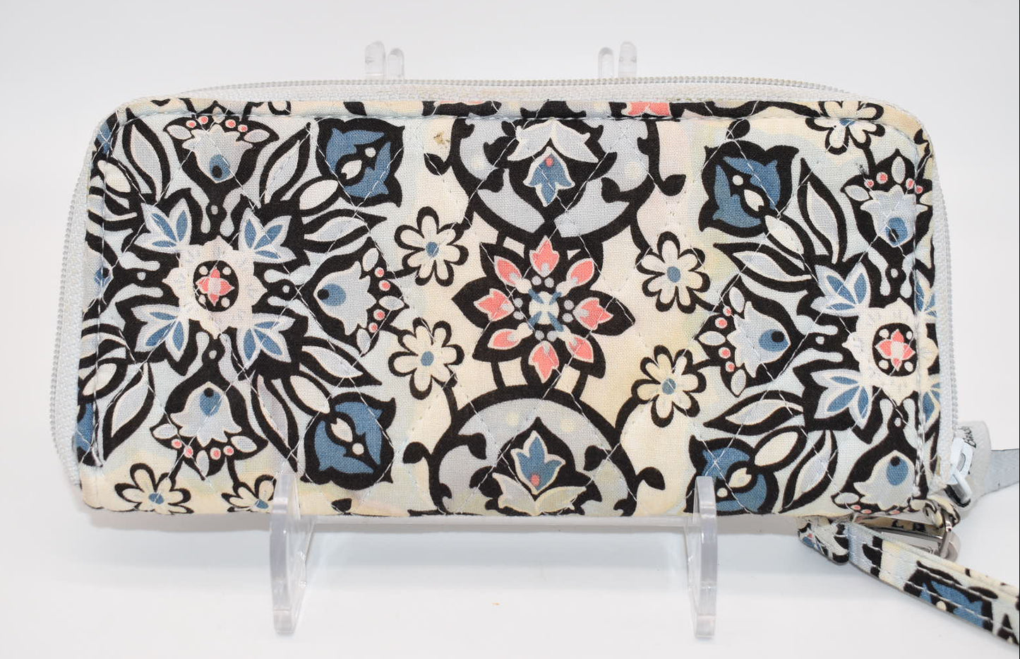 Vera Bradley RFID Accordion Wristlet in "Lisbon Medallion" Pattern