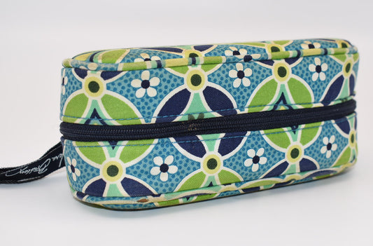 Vera Bradley Cosmetic Brush & Pencil Zip Case in "Daisy Daisy" Pattern