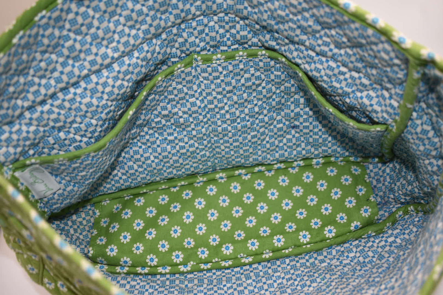 Vera Bradley Commuter Laptop Messenger Bag in "Apple Green" Pattern