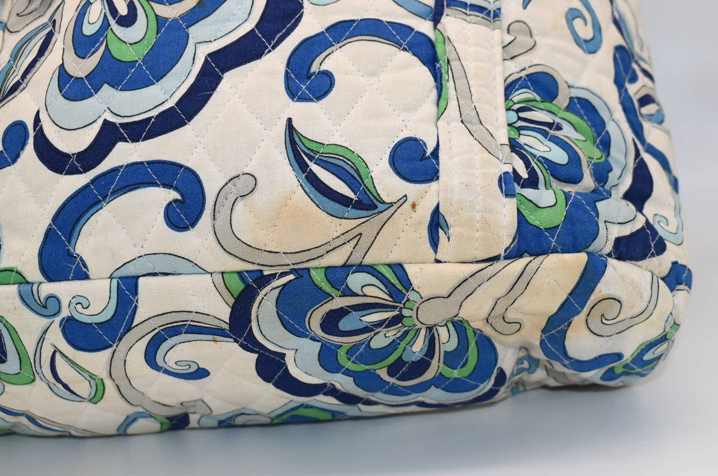 Vera Bradley Large Vera Tote Bag in "Mediterranean White" Pattern
