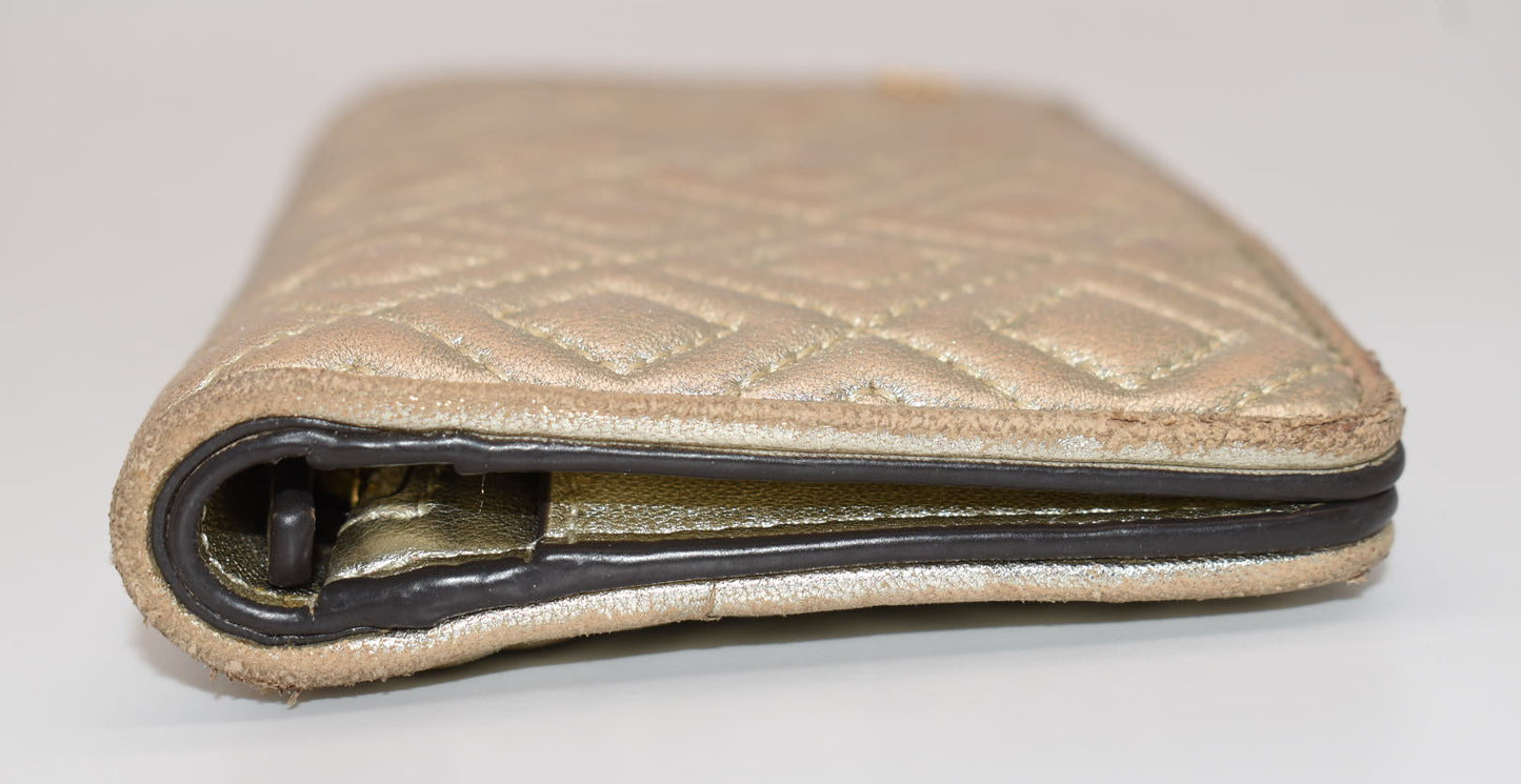 Tory Burch Fleming Metallic Slim Medium Wallet in Gold