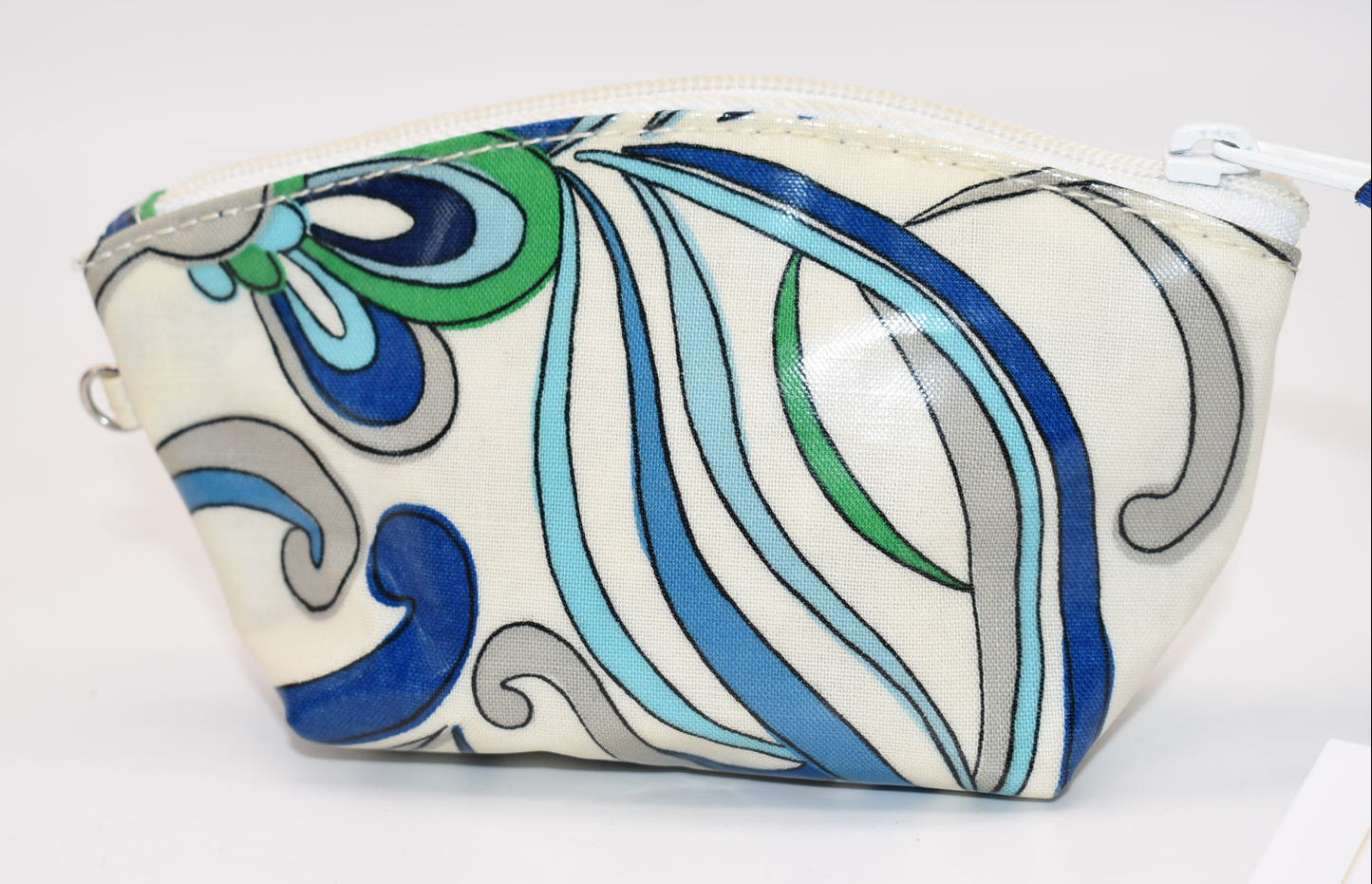 Vera Bradley Waterproof Small Zip Pouch/ Bag in "Mediterranean White" Pattern