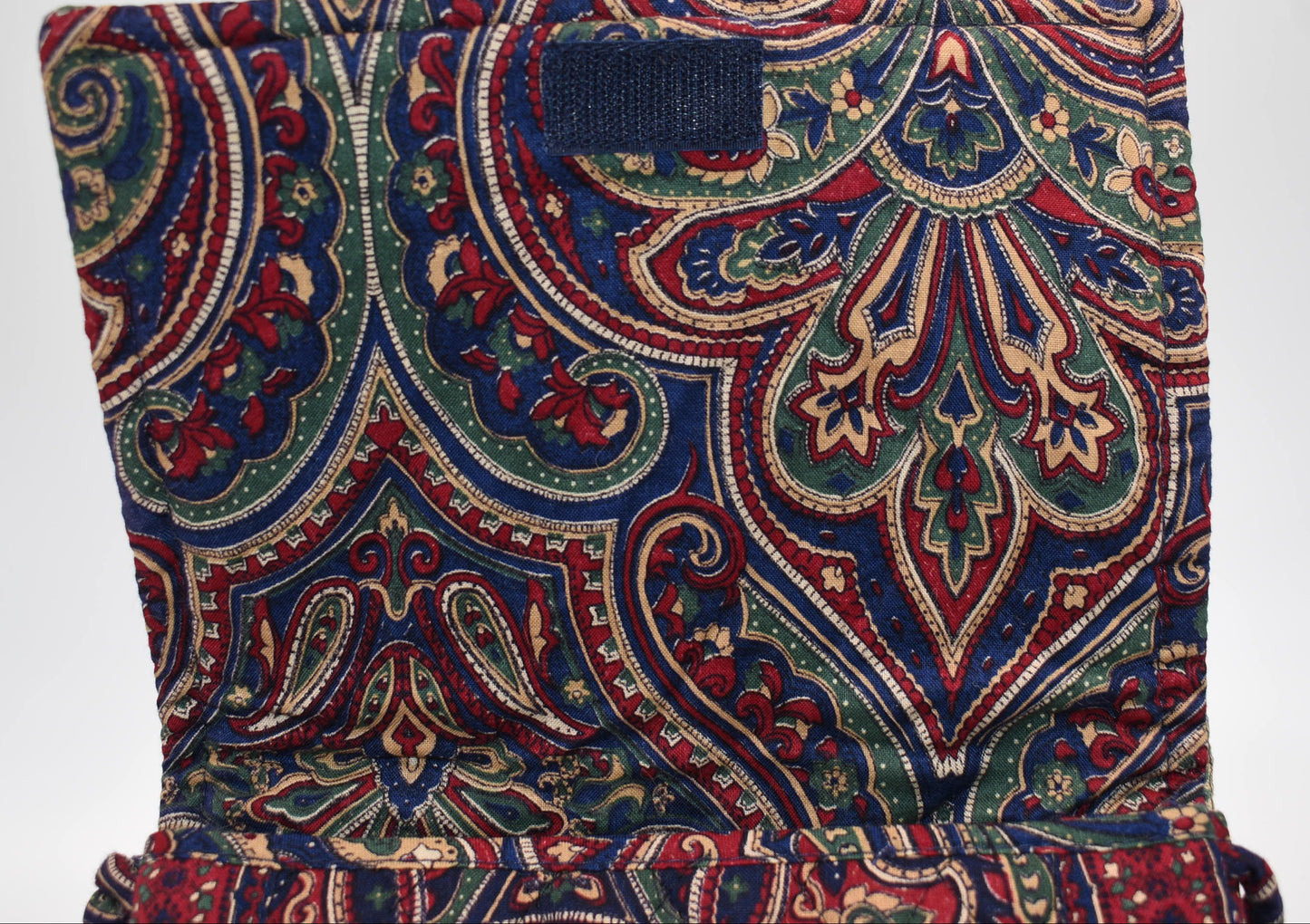 Vintage Vera Bradley Elite Crossbody in "Medallion-1995" Pattern