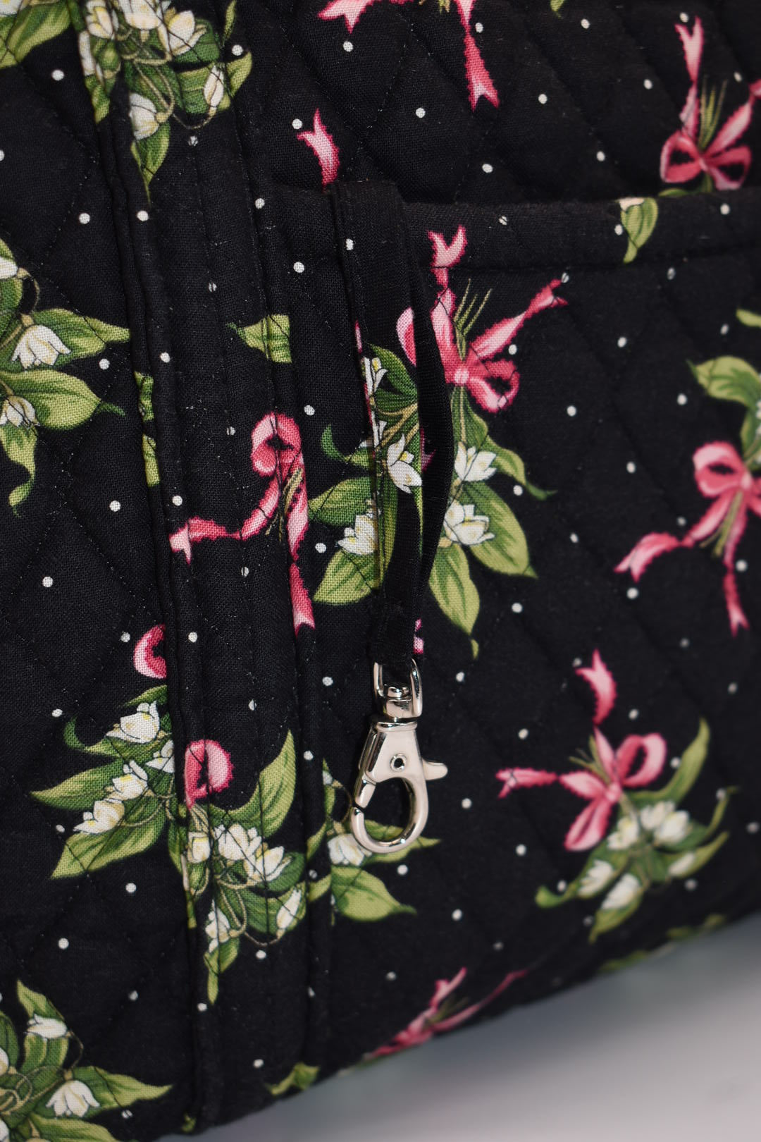 Vera Bradley Large Vera Tote Bag in "New Hope" Pattern