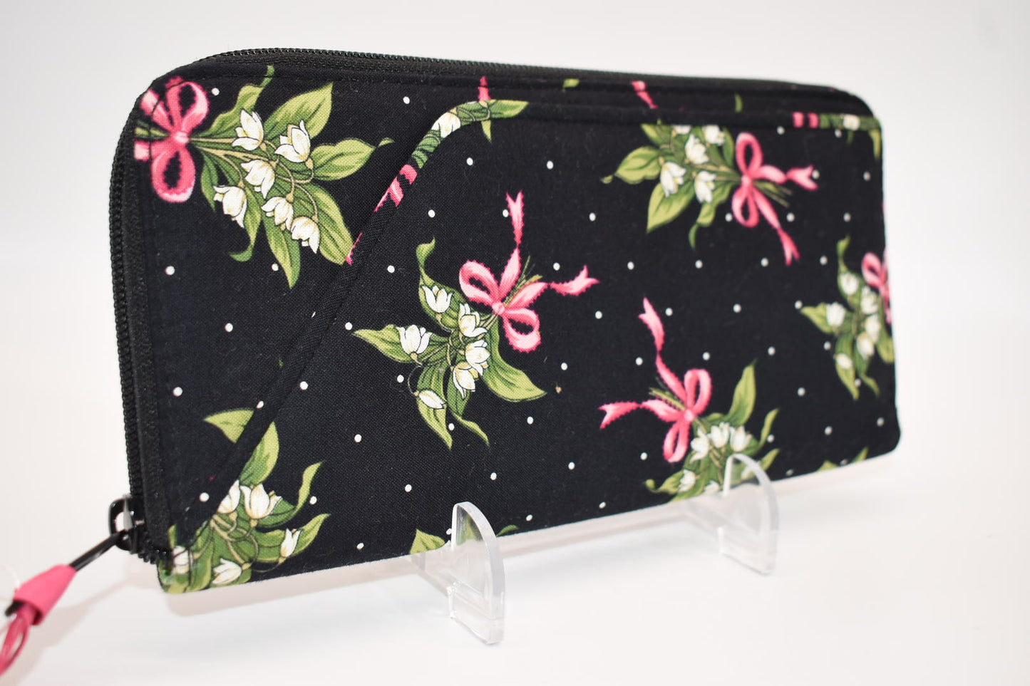Vera Bradley Travel Organizer Wallet in "New Hope" Pattern