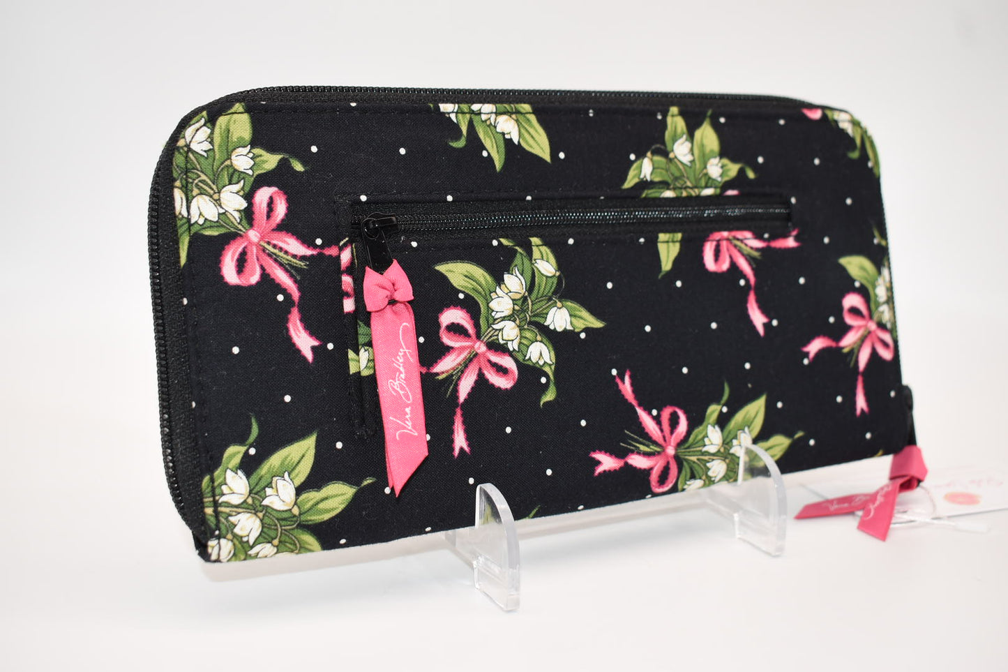 Vera Bradley Travel Organizer Wallet in "New Hope" Pattern