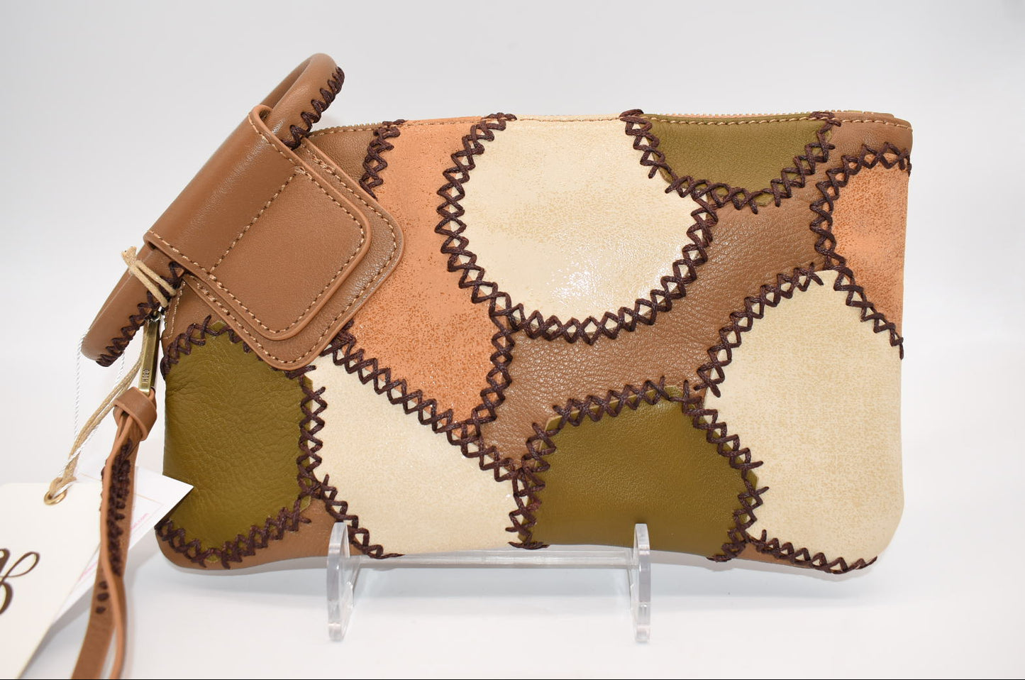 HOBO Intl Sable Wristlet Bag in Timber Brown