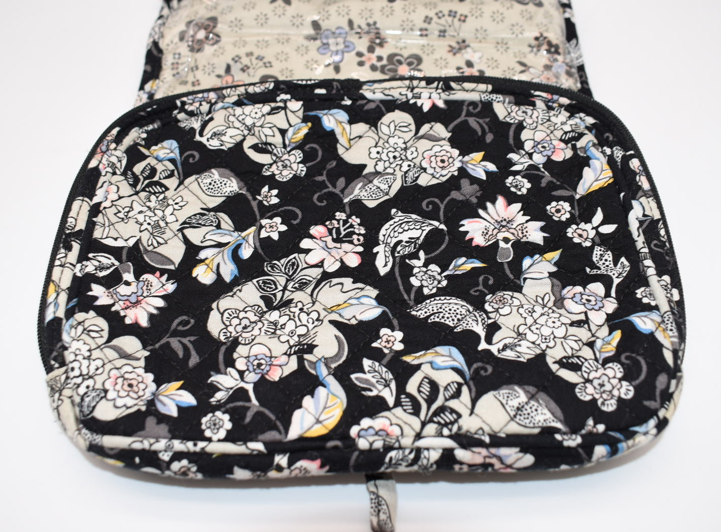 Vera Bradley Iconic Compact Hanging Travel Organizer in "Holland Garden" Pattern