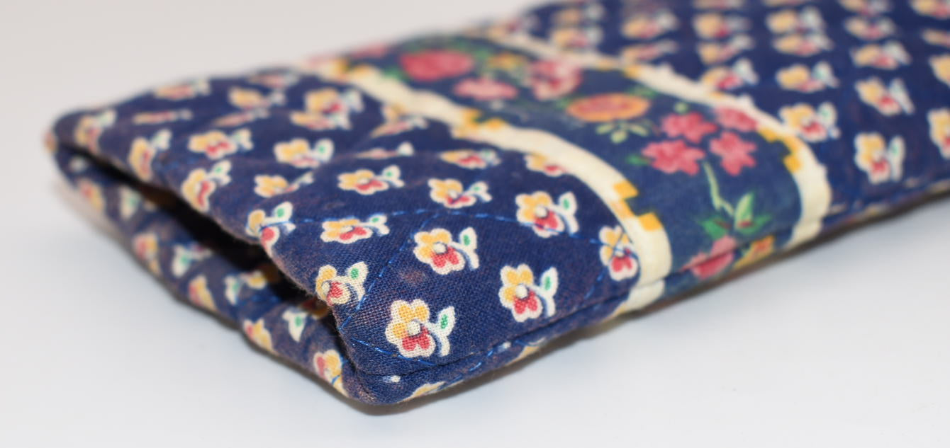 Vintage Vera Bradley Eyewear Sleeve in "Royal-1992" Pattern