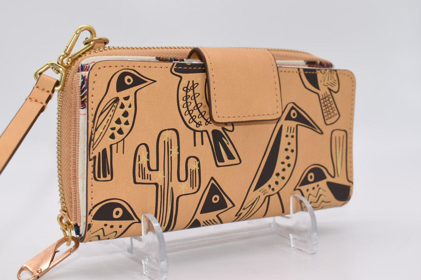Vera Bradley Vachetta Brown Resort Wristlet in "Roadrunner Cactus"