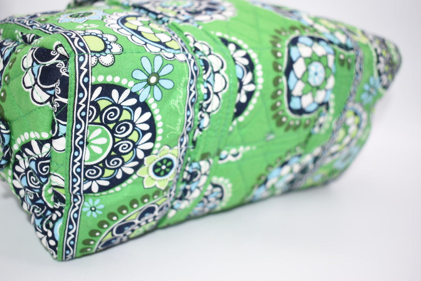 Vera Bradley 100  Handbag/ Shoulder Bag in "Cupcake Green" Pattern